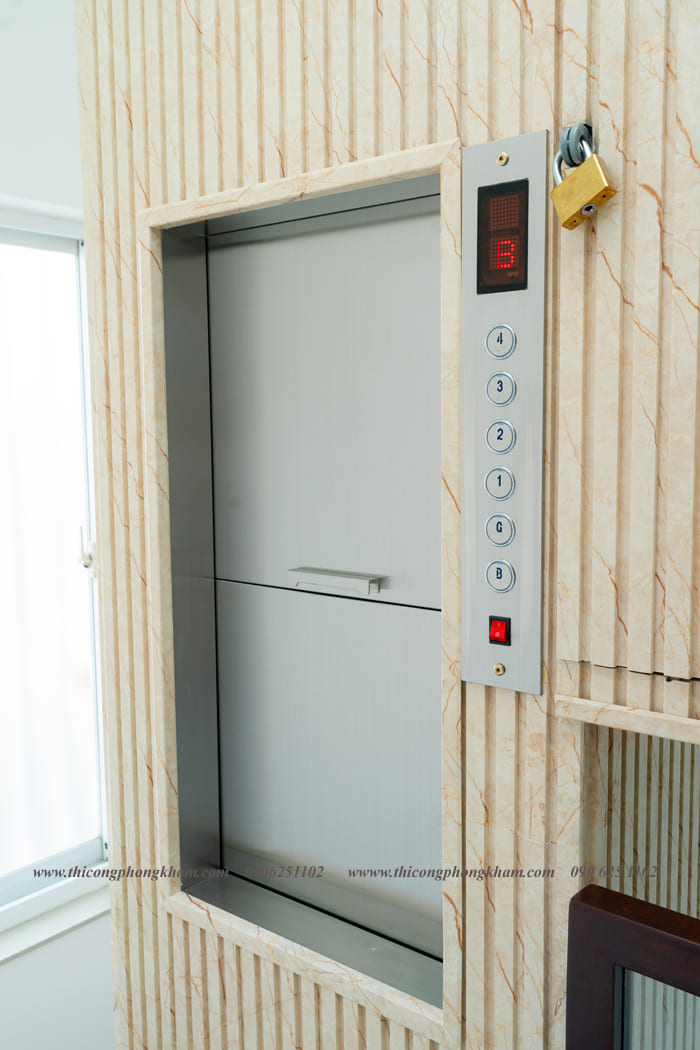 Thang Vận chuyển đồ